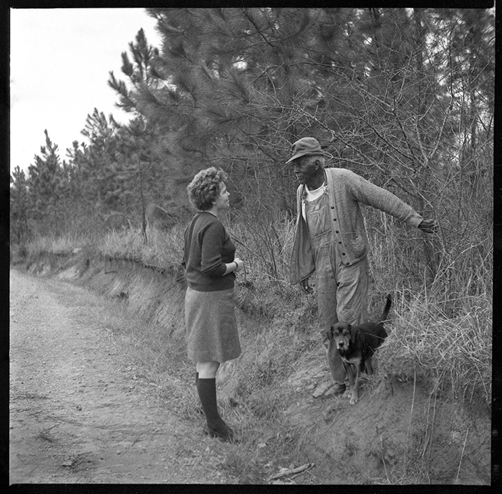 As part of Mississippi Freedom Christmas, students from the Northeast travelled the roads of Mississippi to talk to black residents about the newly enacted Voting Rights Act of 1965.